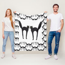 Spooked schwarze Katzen