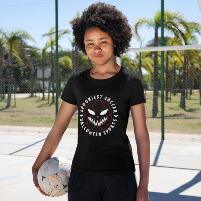 Spookiestes Fußballspiel T-Shirt (Von Creator hochgeladen)