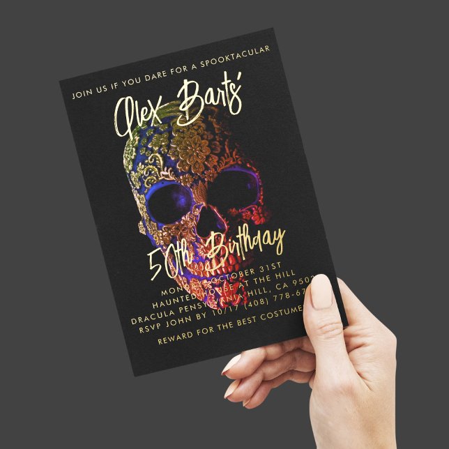 Spooktacular 50. Geburtstag Halloween Folie Einladungspostkarte (Von Creator hochgeladen)