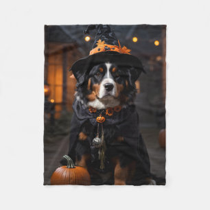 Spooktacular Bernese Dog: Ein Halloween-Howl-o-Wee Fleecedecke