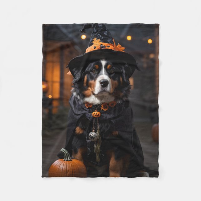 Spooktacular Bernese Dog: Ein Halloween-Howl-o-Wee Fleecedecke (Vorderseite)