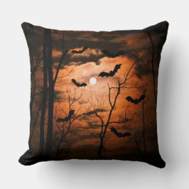 Spooktacular Vollmond, Wald und Fledermäuse Kissen