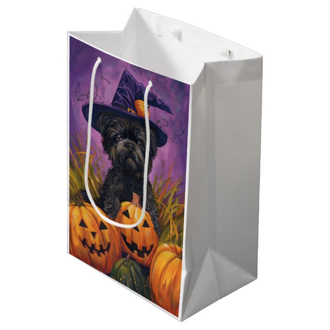 Spooky Affenpinscher Halloween Hexe und Pumpkin Mittlere Geschenktüte (Vorderseite Schrägansicht)