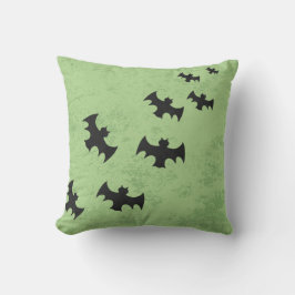 Spooky Bats Green Halloween Kissen