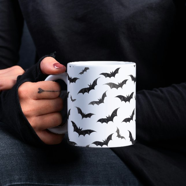 Spooky Bats Halloween Kaffeetasse (Von Creator hochgeladen)