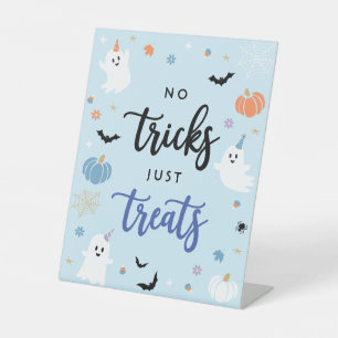 Spooky Blue Ghost Halloween keine Tricks nur Lecke Sockelschild
