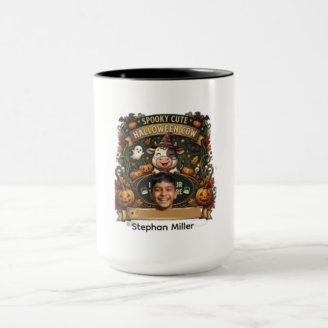 Spooky Cute Halloween Cow Personalized Party Suite Tasse (Zentrum)