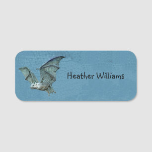 Spooky Flying Blue Bat mit weißem Gesicht Namensschild