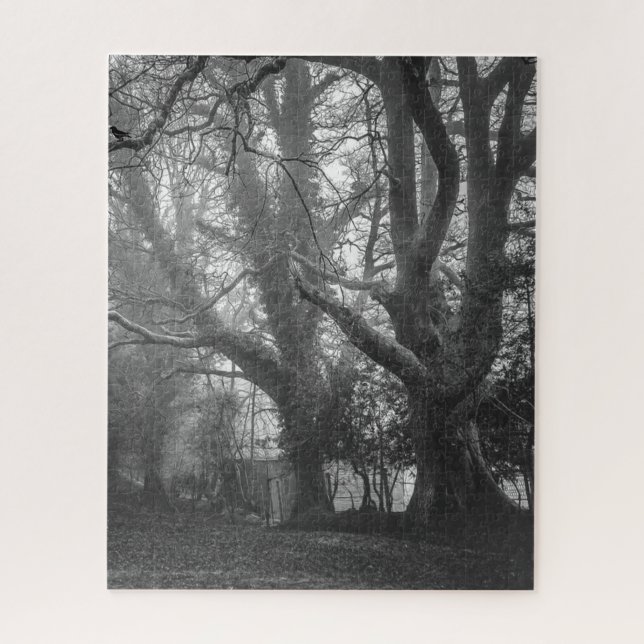 Spooky Forest Black and White Fotografy Puzzle (Vertikal)