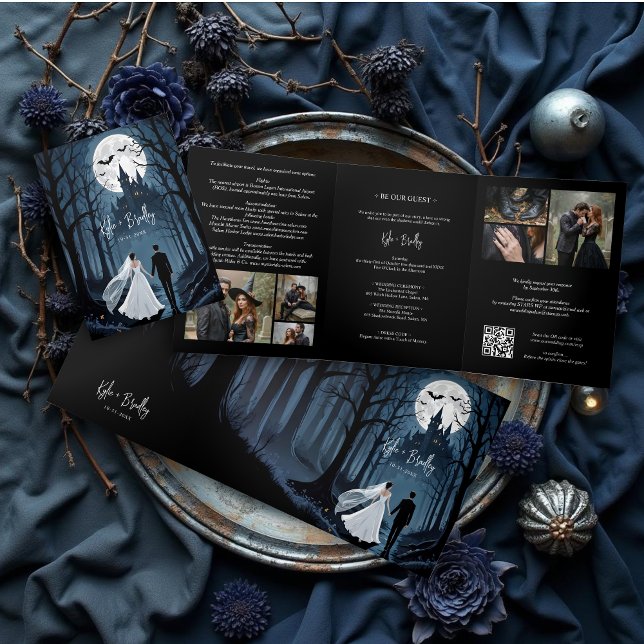 Spooky Forest Haunted Castle Wedding 6-Photo Dreifach Gefaltete Einladung (Wedding Couple in Spooky Forest Toward Haunted Castle Tri-Fold Invitation with QR Code & 6-Photo.)