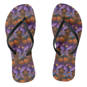 Spooky Goldendoodle Hund Halloween Hexenkürbis Flip Flops