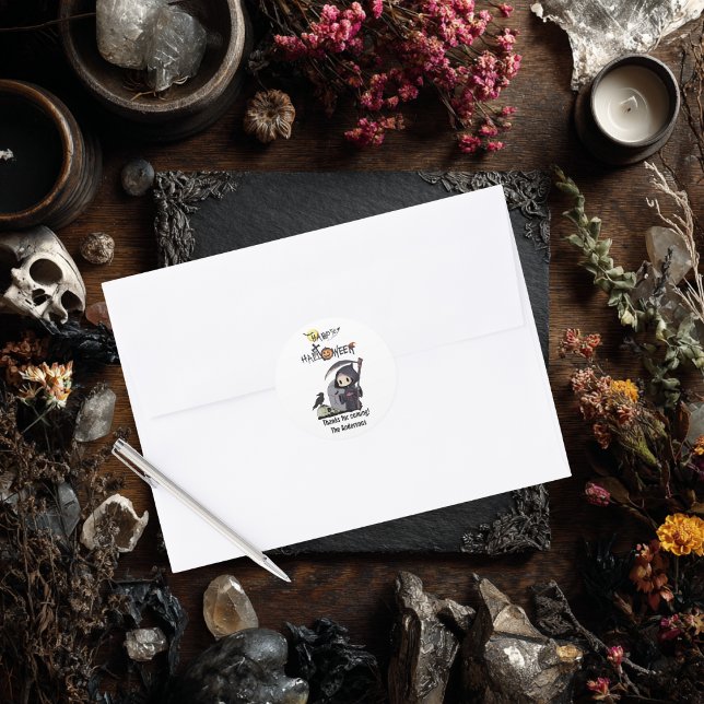 Spooky Grim Sensenmann Graveyard Crow Gothic Hallo Runder Aufkleber (Von Creator hochgeladen)