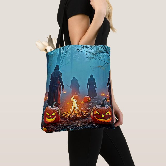 Spooky Halloween Ritual Design (Von Nahem)