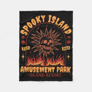 Spooky Island Vintag Skull Flame Retro Halloween Fleecedecke