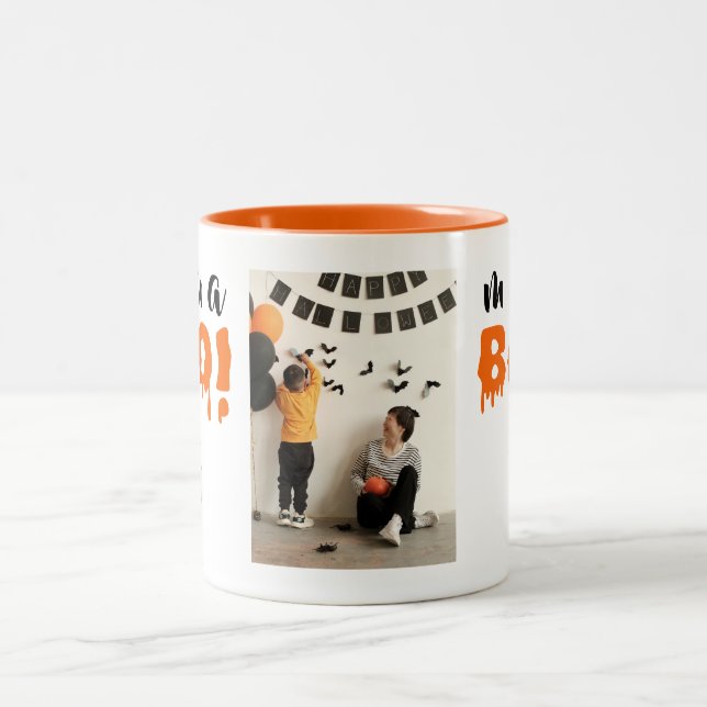 Spooky Mama Boo Orange Halloween Foto Zweifarbige Tasse (Mittel)