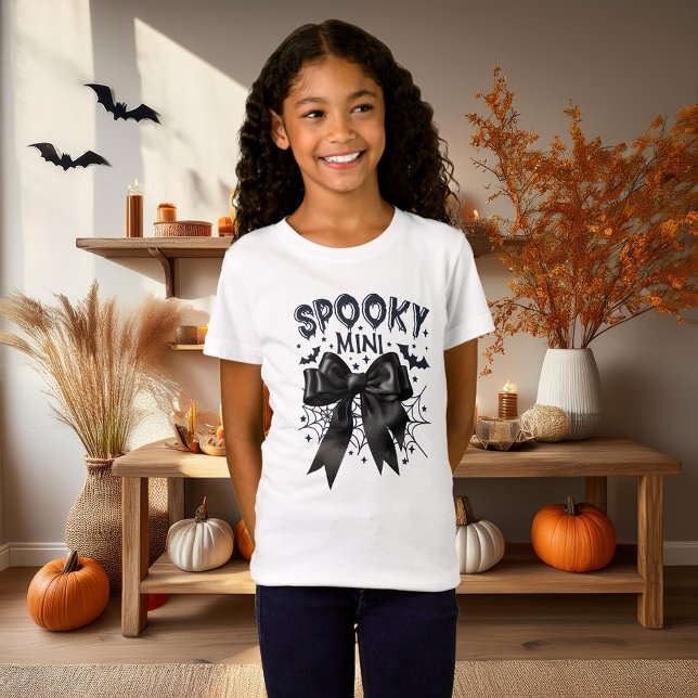 Spooky Mini Halloween (Black Bow Edition) T-Shirt (Von Creator hochgeladen)