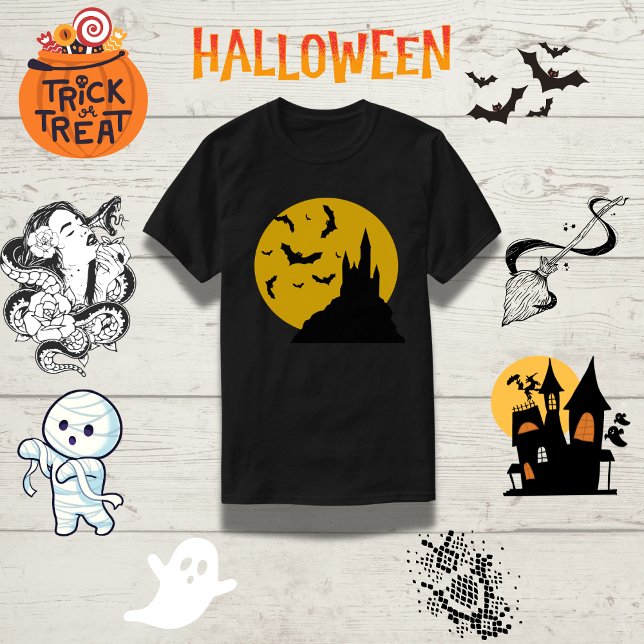 Spooky Moonlit Castle Bats Familie Halloween T-Shirt (Von Creator hochgeladen)