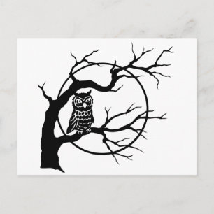 Spooky Owl im Baum Postkarte