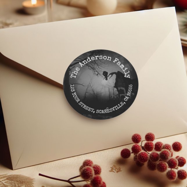 Spooky Personalisiert Name Black Raven Halloween Runder Aufkleber (Von Creator hochgeladen)