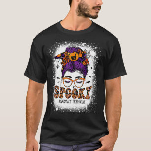 Spooky Pharmacy Tech gebleicht Halloween Messy Bun T-Shirt