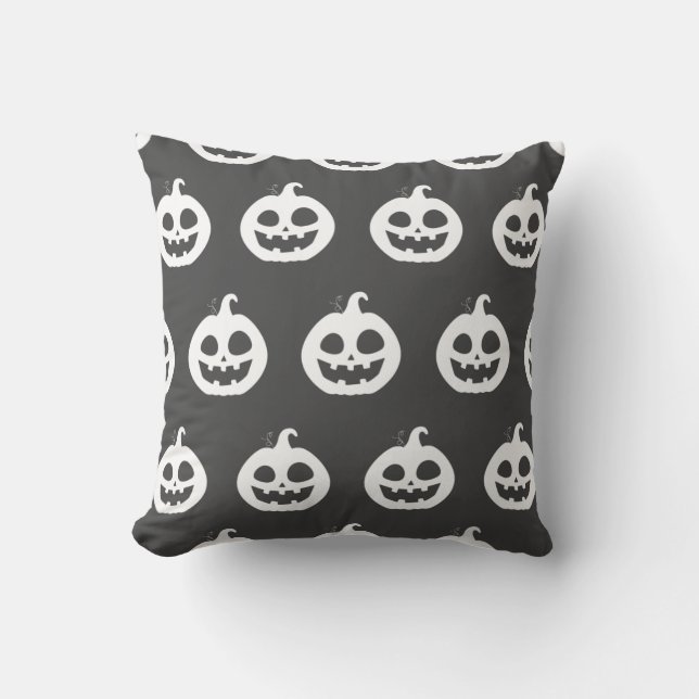 Spooky Pumpkin mit grauem Hintergrund Kissen (Vorderseite)