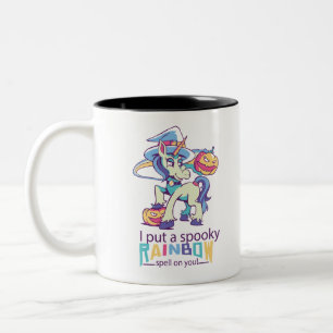 Spooky-Regenbogenzauber Halloween-Einhornhexe Zweifarbige Tasse