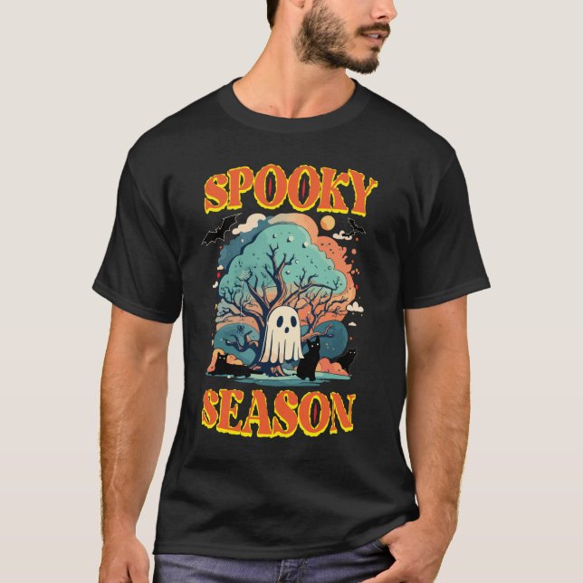 Spooky Season Ghost & Black Cat Halloween Design T-Shirt (Vorderseite)