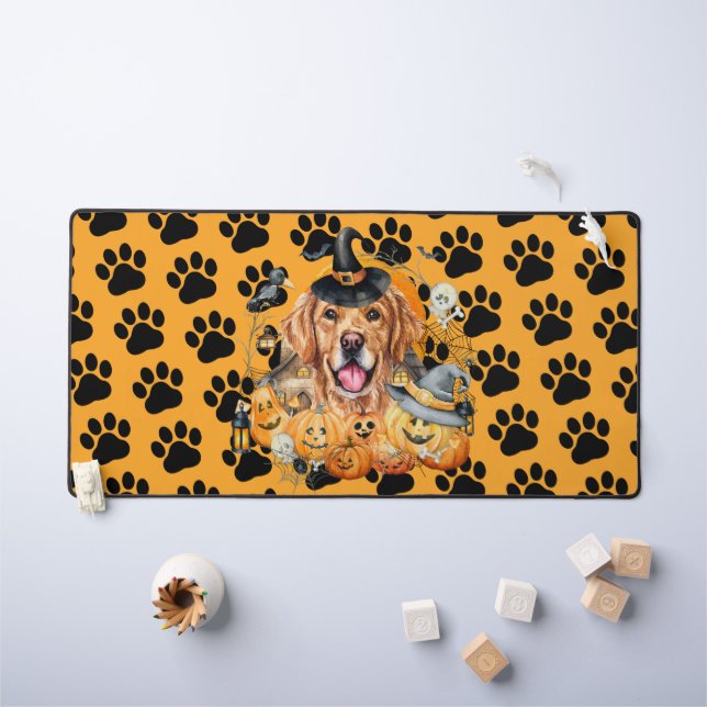 Spooky Season Pumpkin Golden Retriever Halloween Schreibtischunterlage (Kindertisch)