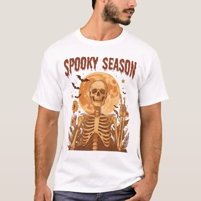 Spooky Season Retro Halloween T-Shirt (Vorderseite)