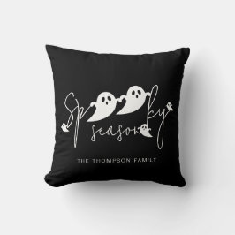 Spooky Season White Ghosts Familienname Halloween Kissen