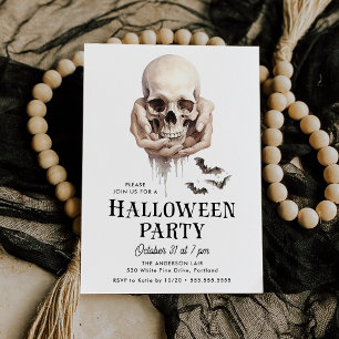 Spooky Skull in Hands-Halloween-Party Einladung