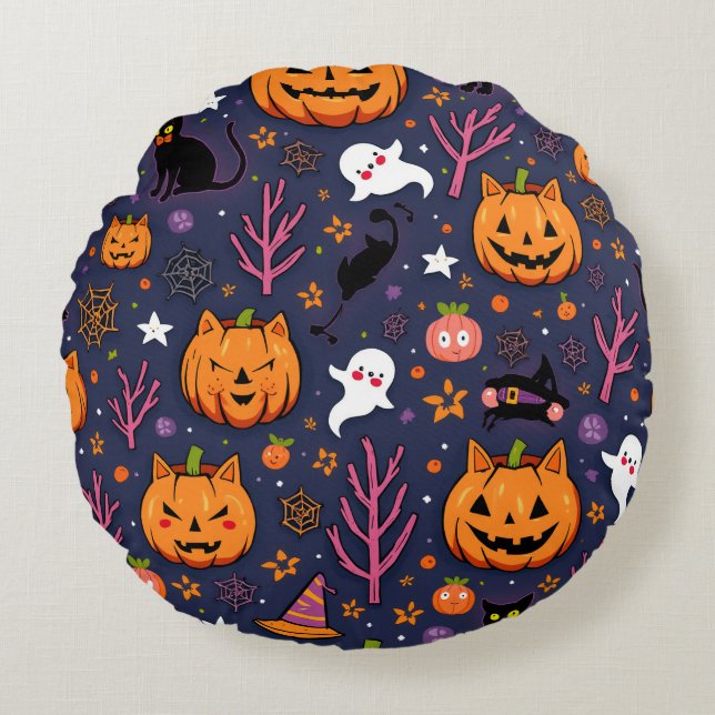 Spooky Snuggle Cushion Rundes Kissen (Vorderseite)