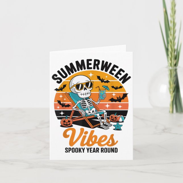 Spooky Summer Beach Skeleton Funny Halloween Somme Karte (Vorderseite)