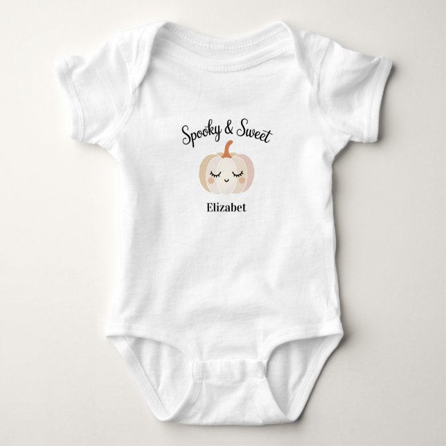 Spooky & Sweet Little Pumpkin Baby Strampler (Vorderseite)