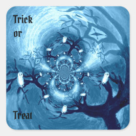 Spooky Tree Owls Trick oder Behandeln nach Maß Quadratischer Aufkleber