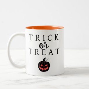 Spooky Trick oder Jack-o'-Laterne Halloween behand Zweifarbige Tasse