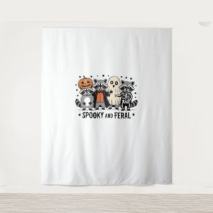 Spooky und Feral Funny Halloween Raccoon Wandteppich