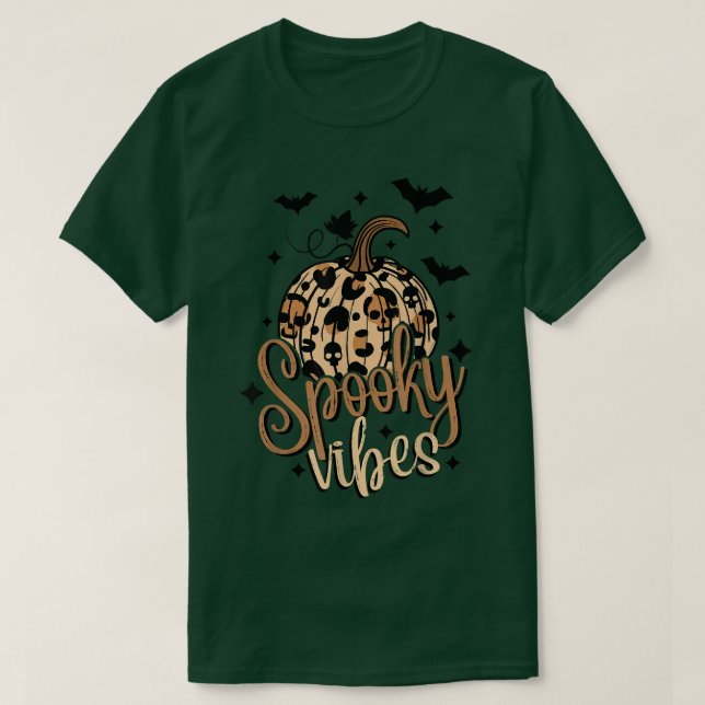 Spooky Vibes Boho Halloween Pumpkin Leopard Witchy T-Shirt (Design vorne)