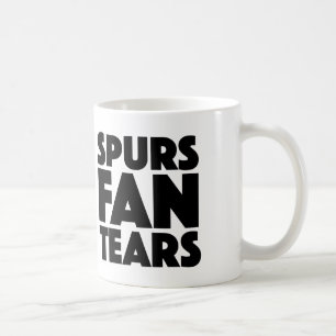 Sporn-Fan zerreißt Tasse für Arsenal-Fans