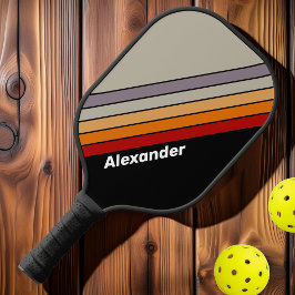 Sport Retro Vibe Regenbogen Streifen mit Namen Pickleball Schläger