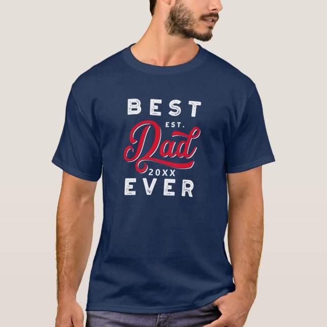 Sport Style Red & Navy Emblem Bester Vater je T-Shirt (Vorderseite)