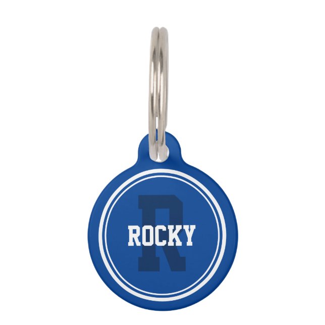 Sportes Solid Blue mit Monogramm Haustiermarke (Vorderseite)