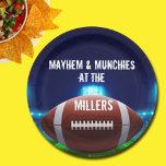SPORTS Fußballstadion Party Pappteller<br><div class="desc">Laden Sie alle Ihre Rowdy-Freunde ein,  Ihr Super Bowl Fest am Spieltag zu genießen,  mit anpassbaren Papier-Tellern - ÄNDERN SIE IHREN LETZTEN NAMEN,  oder ändern Sie die ganze Formulierung,  klicken Sie einfach auf Personalisieren. PASSENDE Artikel in unserem Geschäft.</div>