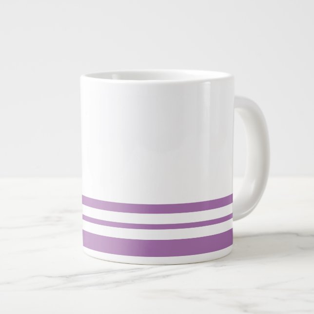 Sporty Lavender Weiße, feine Streifen am Boden Jumbo-Tasse (Vorderseite Rechts)