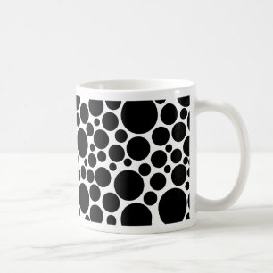 Spotty Black on White Tasse