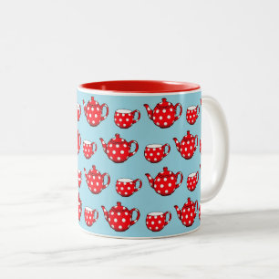 Spotty Red Teapot and Cups Pattern on Blue Zweifarbige Tasse