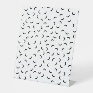 Sprache, Carbon Gray Pedestal Sockelschild