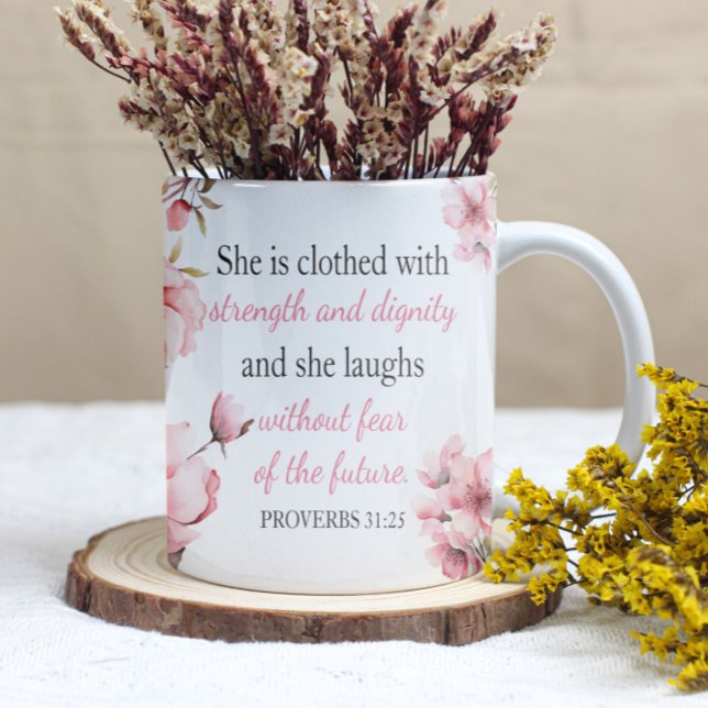 Sprichwörter 31:25 Tasse der rechten weiblichen Wa (Proverbs 31:25 Righteous Woman Pink Watercolor Mug)