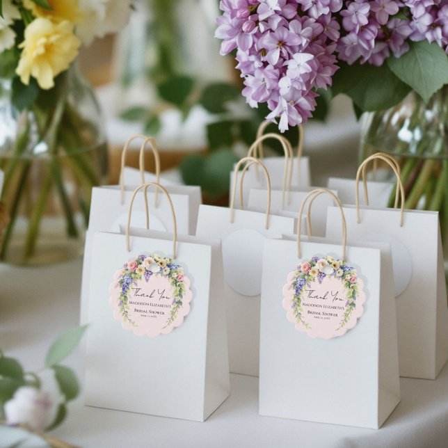 Spring Floral Bridal Shower Geschenkanhänger (Celebrate the bride-to-be with this elegant spring floral bridal shower design. )
