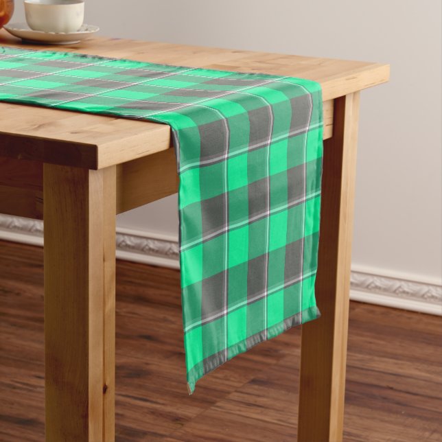 Spring Green and Finlandia Black Plaid Kurzer Tischläufer (Beispiel)
